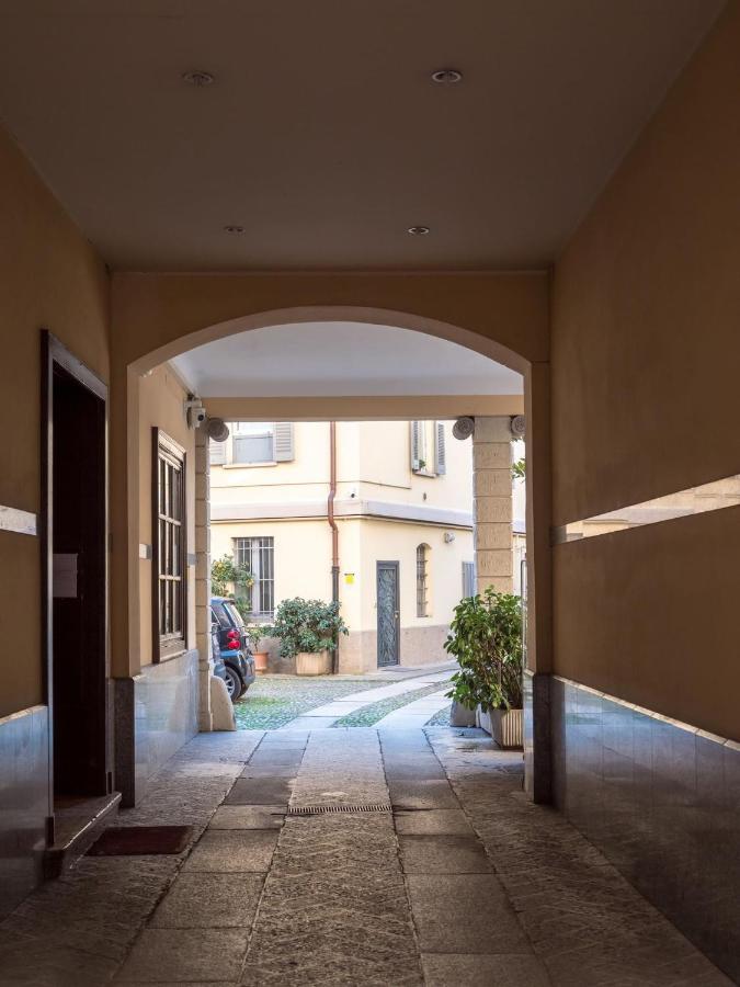 The Best Rent - Studio Nearby Sant'Agostino Metro ミラノ エクステリア 写真